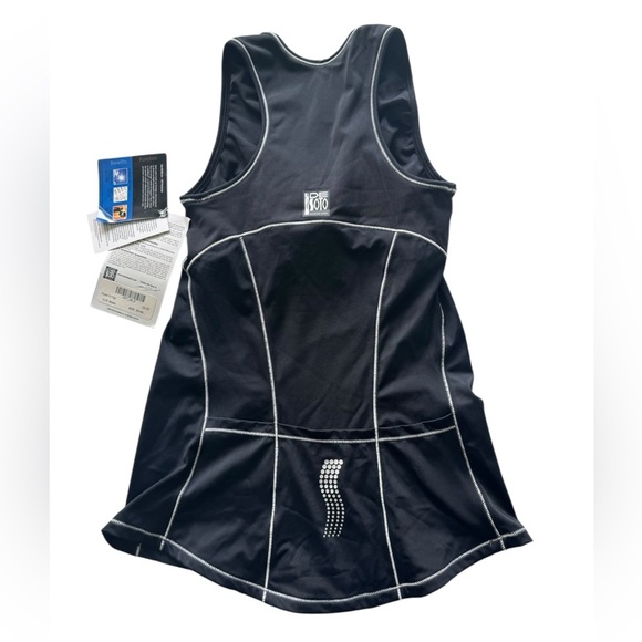 De Soto Forza Tri Top Black Small | Built-In Bra Racerback Athletic Tank - Picture 3 of 8